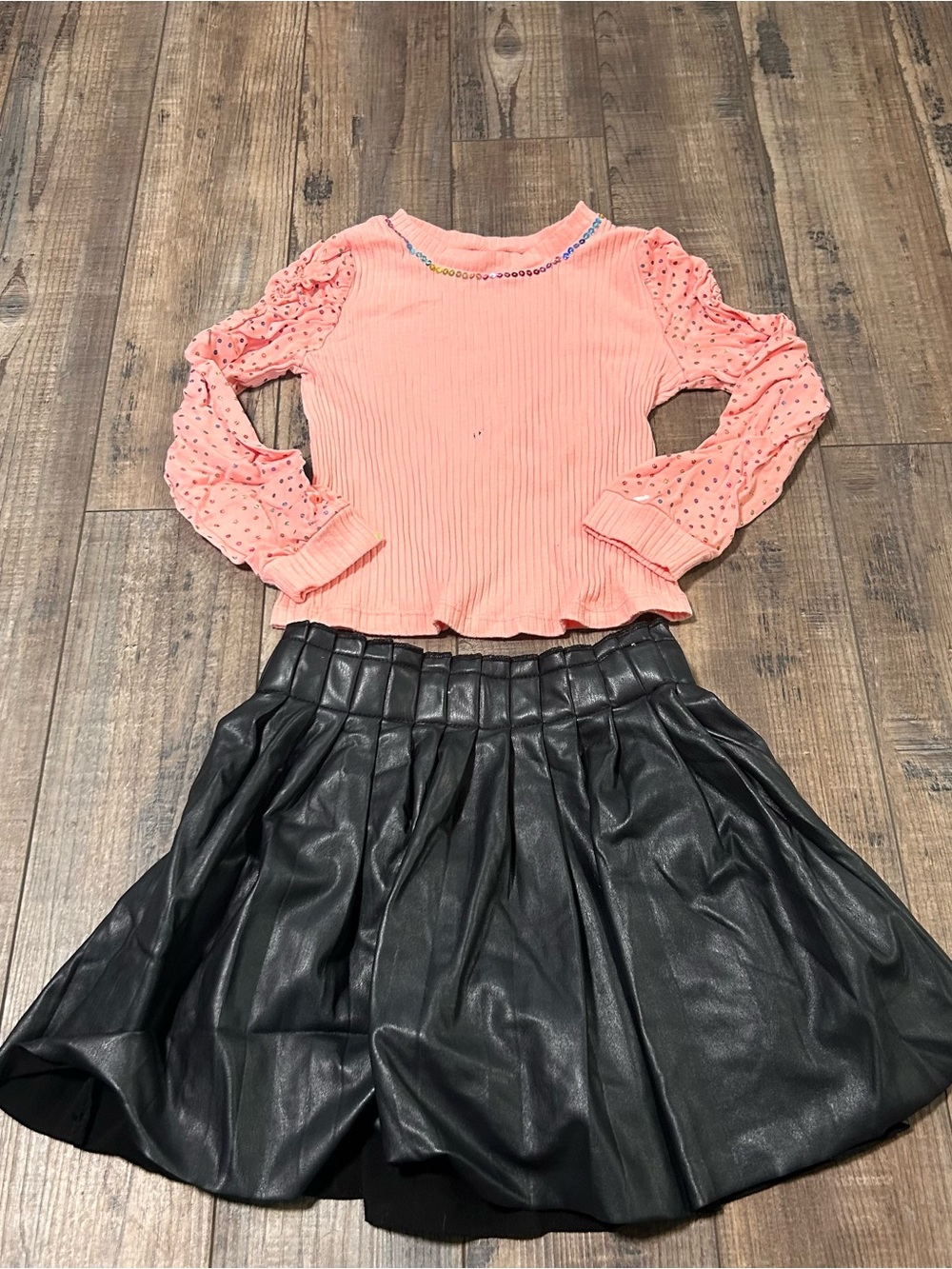 Betsey‎ Johnson Outfit Faux Leather Skirt Pink Ribbed Sequin Top Size 6